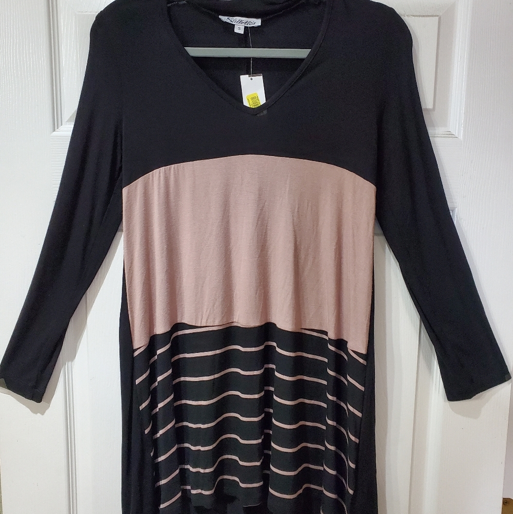 Women's NWT  - Stilletto's Voop Neck Tunic